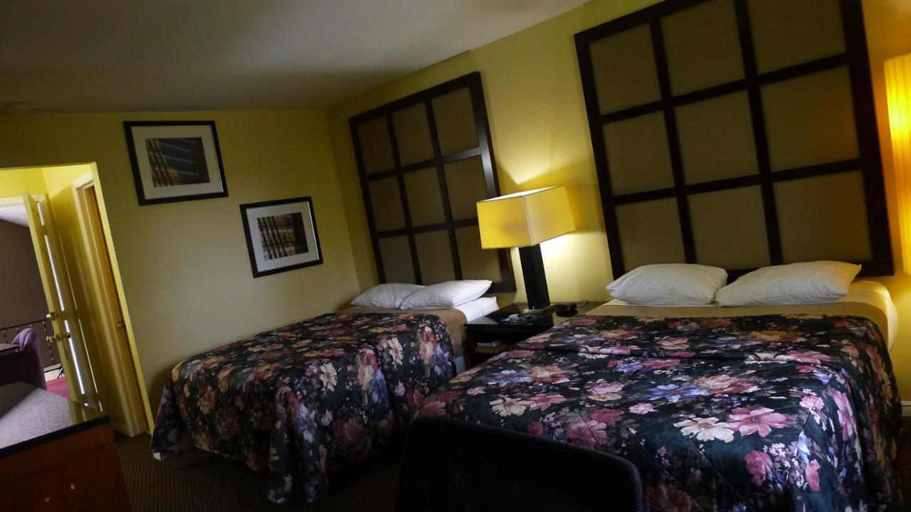 Relax Inn Watertown วอเตอร์ทาวน์ ภายนอก รูปภาพ