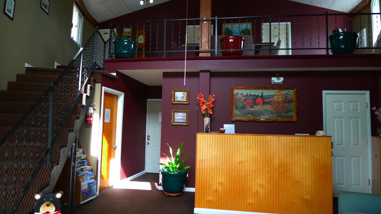 Relax Inn Watertown วอเตอร์ทาวน์ ภายนอก รูปภาพ